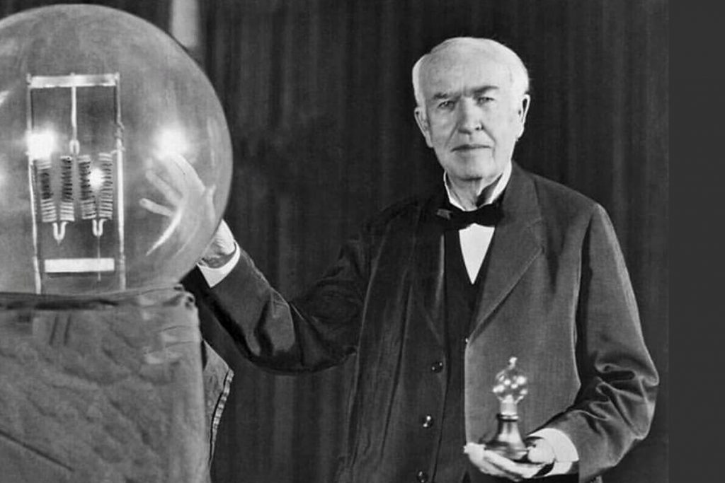 Think and Grow Rich Chapter 9 Persistence Summary : Edison on Bulbs